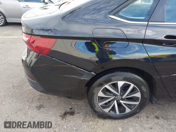 ✅ 2024 Volkswagen Jetta S • VIN: 3VW5M7BUXRM058093 • Лот: 43826606. Опубликован ранее на IAAI с пробегом 27 887 миль. Бесплатный доступ к архиву аукционных продаж из США и подробный отчёт об истории автомобиля на DreamBid. Изображение 19.