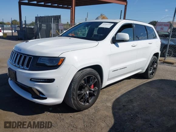 ✅ 2015 Jeep Grand Cherokee SRT • VIN: 1C4RJFDJ2FC173133 • Lot: 43163346. Wystawiony na IAAI z przebiegiem 86 553 mil. Bezpłatny archiwum sprzedaży aukcyjnych z USA i szczegółowy raport historii pojazdu na DreamBid. Zdjęcie 2.