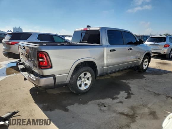 ✅ 2025 Ram 1500 Laramie • VIN: 1C6SRFJP1SN563584 • Lot: 85928035. Wystawiony na Copart z przebiegiem 1 386 mil. Bezpłatny archiwum sprzedaży aukcyjnych z USA i szczegółowy raport historii pojazdu na DreamBid. Zdjęcie 3.