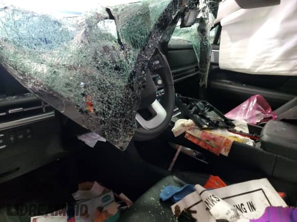 2024 Hyundai Santa Fe XRT с VIN 5NMP3DGL0RH039732, выставлен на аукционе Copart как лот 87552145 с пробегом Не указан миль и Списание • Salvage title. История ставок и продаж доступна на DreamBid. Изображение 8.