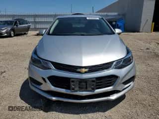 2018 Chevrolet Cruze LT z VIN 1G1BE5SM9J7195377, wystawiony jako Copart lot #66462935 z przebiegiem 136 877 mil mil oraz Szkoda całkowita • Salvage title. Historia ofert i sprzedaży dostępna na DreamBid. Obrazek 5.