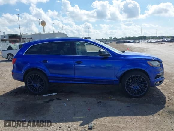 ✅ 2013 Audi Q7 S line Prestige • VIN: WA1DGAFE1DD004993 • Lot: 42993421. Listed on IAAI with 175,732 mi. Free auction sales archive from the USA and detailed vehicle history report at DreamBid. Image 13.