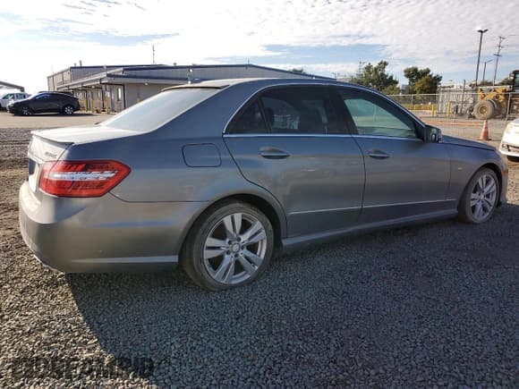✅ 2012 Mercedes-Benz E 350 Luxury • VIN: WDDHF2EB7CA609324 • Lot: 81517245. Listed on Copart with 98,793 mi. Free auction sales archive from the USA and detailed vehicle history report at DreamBid. Image 3.