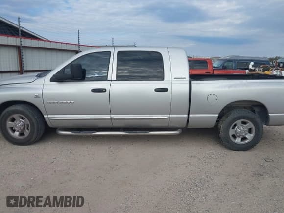 ✅ 2006 Dodge 3500 SLT • VIN: 3D7LL39C36G175209 • Lot: 43785228. Listed on IAAI with 374,910 mi. Free auction sales archive from the USA and detailed vehicle history report at DreamBid. Image 14.