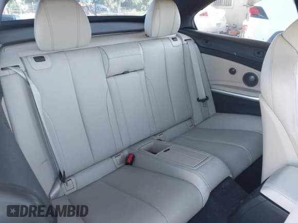 ✅ 2016 BMW 4 Series 435i • VIN: WBA3T3C52G5A41417 • Lot: 43105438. Wystawiony na IAAI z przebiegiem 102 775 mil. Bezpłatny archiwum sprzedaży aukcyjnych z USA i szczegółowy raport historii pojazdu na DreamBid. Zdjęcie 8.