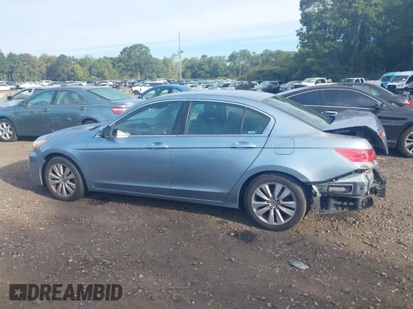 ✅ 2011 Honda Accord EX • VIN: 1HGCP2F75BA089152 • Лот: 43281031. Опубликован ранее на IAAI с пробегом 173 756 миль. Бесплатный доступ к архиву аукционных продаж из США и подробный отчёт об истории автомобиля на DreamBid. Изображение 14.