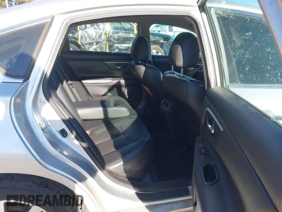 ✅ 2017 Nissan Altima S • VIN: 1N4AL3APXHC227561 • Lot: 43673023. Listed on IAAI with 195,271 mi. Free auction sales archive from the USA and detailed vehicle history report at DreamBid. Image 8.