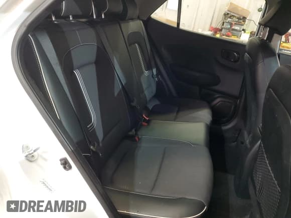 ✅ 2022 Hyundai Venue Limited • VIN: KMHRC8A35NU148839 • Lot: 49313885. Wystawiony na Copart z przebiegiem 190 010 mil. Bezpłatny archiwum sprzedaży aukcyjnych z USA i szczegółowy raport historii pojazdu na DreamBid. Zdjęcie 11.