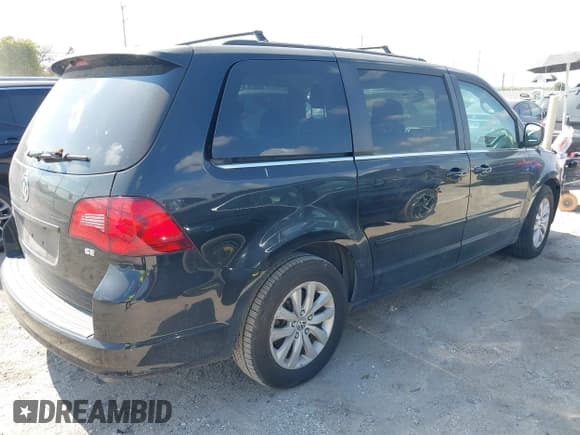 ✅ 2014 Volkswagen Routan SE • VIN: 2C4RVABG8ER134955 • Lot: 43248122. Listed on IAAI with 129,858 mi. Free auction sales archive from the USA and detailed vehicle history report at DreamBid. Image 4.