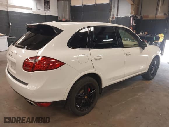 ✅ 2014 Porsche Cayenne • VIN: WP1AA2A27ELA96940 • Лот: 42578956. Опубликован ранее на IAAI с пробегом 110 620 миль. Бесплатный доступ к архиву аукционных продаж из США и подробный отчёт об истории автомобиля на DreamBid. Изображение 4.