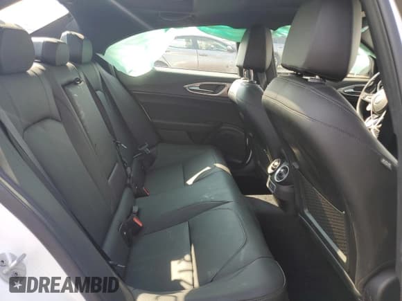 ✅ 2024 Alfa Romeo Giulia Veloce • VIN: ZARFANBN2R7678224 • Lot: 67978965. Wystawiony na Copart z przebiegiem 7 500 mil. Bezpłatny archiwum sprzedaży aukcyjnych z USA i szczegółowy raport historii pojazdu na DreamBid. Zdjęcie 10.