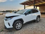 ✅ 2022 Toyota RAV4 LE • VIN: 2T3H1RFV8NW238091 • Lot: 81226135. Wystawiony na Copart z przebiegiem 52 362 mil. Bezpłatny archiwum sprzedaży aukcyjnych z USA i szczegółowy raport historii pojazdu na DreamBid. Zdjęcie 1.