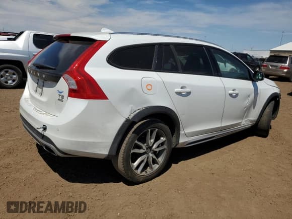 ✅ 2016 Volvo V60 T5 Platinum • VIN: YV4612HM5G1019607 • Лот: 61407053. Опубликован ранее на Copart с пробегом 78 307 миль. Бесплатный доступ к архиву аукционных продаж из США и подробный отчёт об истории автомобиля на DreamBid. Изображение 3.
