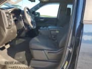 ✅ 2019 Chevrolet Silverado 1500 Custom Trail Boss • VIN: 1GCPYCEF5KZ261645 • Lot: 72461474. Wystawiony na Copart z przebiegiem 41 377 mil. Bezpłatny archiwum sprzedaży aukcyjnych z USA i szczegółowy raport historii pojazdu na DreamBid. Zdjęcie 7.