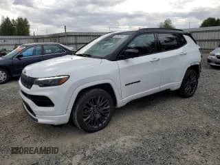 ✅ 2023 Jeep Compass (RED) Edition • VIN: 3C4NJDCN0PT559174 • Lot: 67467895. Wystawiony na Copart z przebiegiem 17 555 mil. Bezpłatny archiwum sprzedaży aukcyjnych z USA i szczegółowy raport historii pojazdu na DreamBid. Zdjęcie 1.