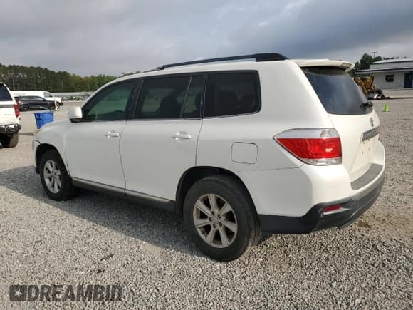 ✅ 2013 Toyota Highlander Plus • VIN: 5TDZK3EHXDS122126 • Лот: 84053545. Опубликован ранее на Copart с пробегом 421 000 миль. Бесплатный доступ к архиву аукционных продаж из США и подробный отчёт об истории автомобиля на DreamBid. Изображение 2.