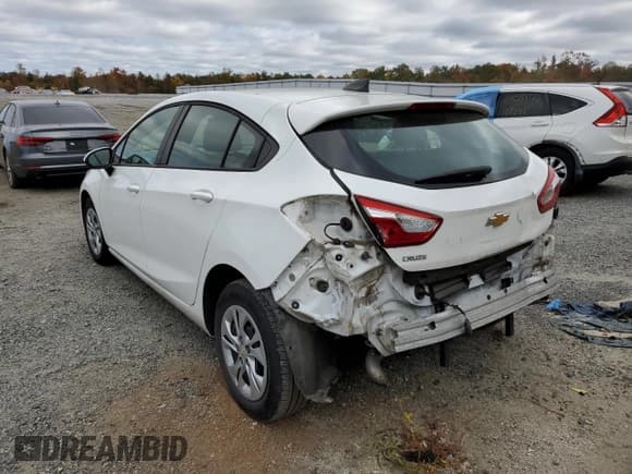 ✅ 2019 Chevrolet Cruze LS • VIN: 3G1BC6SM7KS586994 • Lot: 64234442. Listed on Copart with 43,963 mi. Free auction sales archive from the USA and detailed vehicle history report at DreamBid. Image 3.
