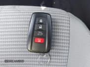 ✅ 2022 Toyota Highlander LE • VIN: 5TDZZRAH8NS556485 • Лот: 42414982. Опубликован ранее на IAAI с пробегом 30 000 миль. Бесплатный доступ к архиву аукционных продаж из США и подробный отчёт об истории автомобиля на DreamBid. Изображение 11.