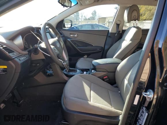 ✅ 2018 Hyundai Santa Fe 2.4L • VIN: 5XYZU3LB7JG550186 • Лот: 75326183. Опубликован ранее на Copart с пробегом 92 541 миль. Бесплатный доступ к архиву аукционных продаж из США и подробный отчёт об истории автомобиля на DreamBid. Изображение 7.