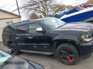 ✅ 2012 Chevrolet Suburban LTZ • VIN: 1GNSKKE70CR186859 • Lot: 43635782. Wystawiony na IAAI z przebiegiem 168 589 mil. Bezpłatny archiwum sprzedaży aukcyjnych z USA i szczegółowy raport historii pojazdu na DreamBid. Zdjęcie 13.