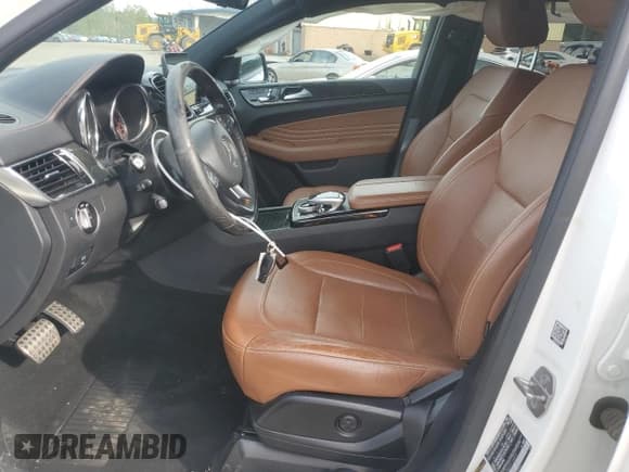 ✅ 2019 Mercedes-Benz GLE 43 AMG • VIN: 4JGED6EB0KA126472 • Lot: 83939775. Wystawiony na Copart z przebiegiem 94 507 mil. Bezpłatny archiwum sprzedaży aukcyjnych z USA i szczegółowy raport historii pojazdu na DreamBid. Zdjęcie 7.