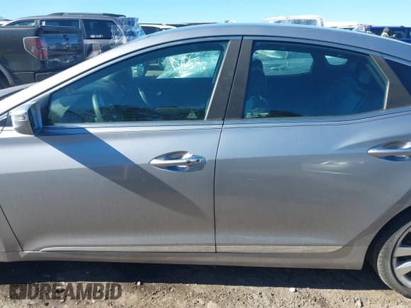 ✅ 2016 Hyundai Azera Limited • VIN: KMHFH4JGXGA568911 • Лот: 41428434. Опубликован ранее на IAAI с пробегом 158 202 миль. Бесплатный доступ к архиву аукционных продаж из США и подробный отчёт об истории автомобиля на DreamBid. Изображение 13.