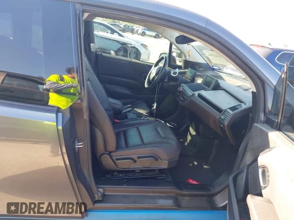 ✅ 2017 BMW i3 • VIN: WBY1Z8C37HV892405 • Lot: 43437044. Wystawiony na IAAI z przebiegiem 67 683 mil. Bezpłatny archiwum sprzedaży aukcyjnych z USA i szczegółowy raport historii pojazdu na DreamBid. Zdjęcie 5.