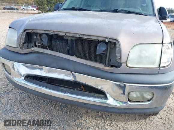 ✅ 2002 Toyota Tundra SR5 • VIN: 5TBRT34172S238875 • Lot: 43666924. Wystawiony na IAAI z przebiegiem 232 871 mil. Bezpłatny archiwum sprzedaży aukcyjnych z USA i szczegółowy raport historii pojazdu na DreamBid. Zdjęcie 6.