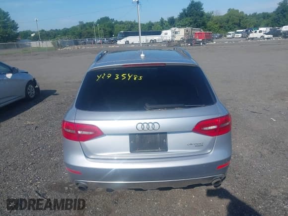 ✅ 2015 Audi allroad A4 Premium Plus • VIN: WA1UFAFL3FA019307 • Лот: 42735485. Опубликован ранее на IAAI с пробегом 126 644 миль. Бесплатный доступ к архиву аукционных продаж из США и подробный отчёт об истории автомобиля на DreamBid. Изображение 16.