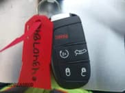 ✅ 2015 Dodge Challenger SXT Plus • VIN: 2C3CDZBGXFH700231 • Lot: 43407846. Wystawiony na IAAI z przebiegiem 129 305 mil. Bezpłatny archiwum sprzedaży aukcyjnych z USA i szczegółowy raport historii pojazdu na DreamBid. Zdjęcie 11.