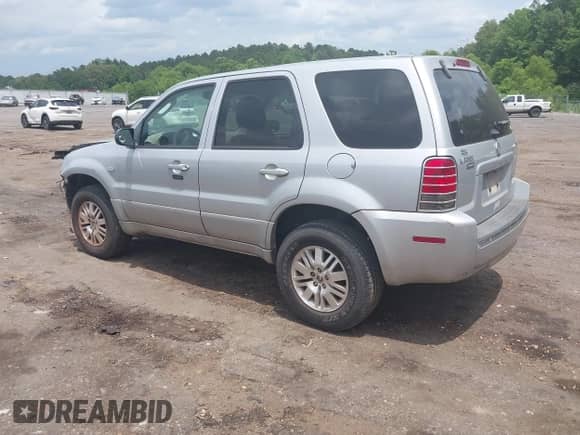 2005 Mercury Mariner Luxury с VIN 4M2YU56155DJ18530, выставлен на аукционе IAAI как лот 42307355 с пробегом 74 905 миль миль и . История ставок и продаж доступна на DreamBid. Изображение 3.