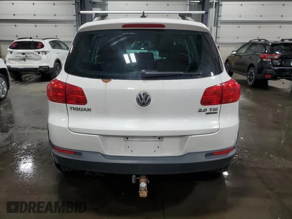 ✅ 2012 Volkswagen Tiguan S • VIN: WVGBV7AX8CW558626 • Lot: 92694135. Wystawiony na Copart z przebiegiem 179 402 mil. Bezpłatny archiwum sprzedaży aukcyjnych z USA i szczegółowy raport historii pojazdu na DreamBid. Zdjęcie 6.