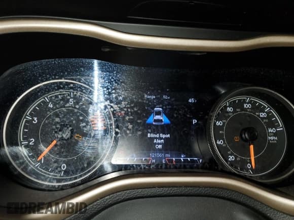 ✅ 2018 Jeep Cherokee Limited • VIN: 1C4PJLDB7JD565932 • Лот: 89196515. Опубликован ранее на Copart с пробегом 121 561 миль. Бесплатный доступ к архиву аукционных продаж из США и подробный отчёт об истории автомобиля на DreamBid. Изображение 9.