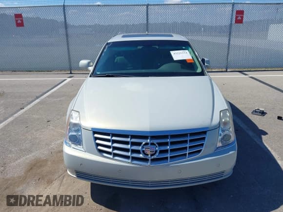 ✅ 2010 Cadillac DTS 1SC • VIN: 1G6KD5EY1AU105099 • Lot: 43325154. Listed on IAAI with 43,421 mi. Free auction sales archive from the USA and detailed vehicle history report at DreamBid. Image 12.