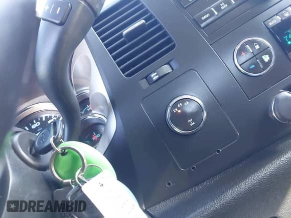 ✅ 2014 Chevrolet Silverado 2500HD LT • VIN: 1GC1KXCG2EF187214 • Lot: 43602478. Wystawiony na IAAI z przebiegiem 137 592 mil. Bezpłatny archiwum sprzedaży aukcyjnych z USA i szczegółowy raport historii pojazdu na DreamBid. Zdjęcie 11.