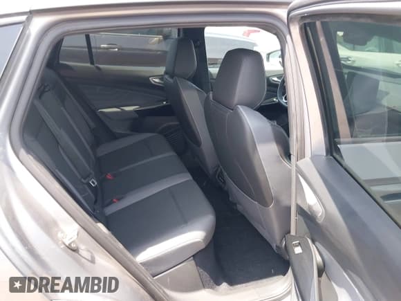 ✅ 2023 Volkswagen ID.4 Pro S • VIN: 1V2FMPE88PC015195 • Lot: 42956018. Wystawiony na IAAI z przebiegiem 17 559 mil. Bezpłatny archiwum sprzedaży aukcyjnych z USA i szczegółowy raport historii pojazdu na DreamBid. Zdjęcie 8.