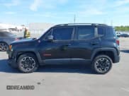 ✅ 2017 Jeep Renegade Trailhawk • VIN: ZACCJBCB0HPE94143 • Lot: 43760545. Wystawiony na IAAI z przebiegiem 84 422 mil. Bezpłatny archiwum sprzedaży aukcyjnych z USA i szczegółowy raport historii pojazdu na DreamBid. Zdjęcie 13.