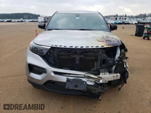 ✅ 2021 Ford Police Interceptor Utility • VIN: 1FM5K8AC6MGC01790 • Lot: 48954215. Wystawiony na Copart z przebiegiem 111 351 mil. Bezpłatny archiwum sprzedaży aukcyjnych z USA i szczegółowy raport historii pojazdu na DreamBid. Zdjęcie 5.