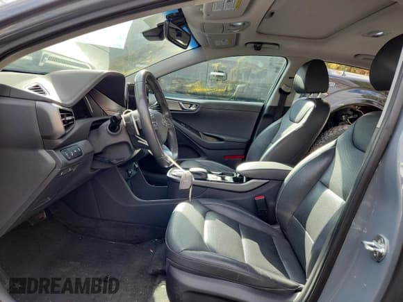 ✅ 2020 Hyundai Ioniq Limited • VIN: KMHC85LJ0LU071618 • Lot: 89717565. Listed on Copart with 33,787 mi. Free auction sales archive from the USA and detailed vehicle history report at DreamBid. Image 7.