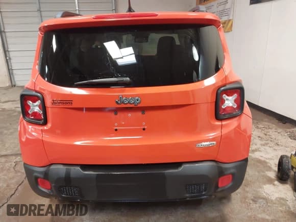 ✅ 2017 Jeep Renegade Altitude • VIN: ZACCJABB7HPE63399 • Lot: 41635030. Wystawiony na IAAI z przebiegiem 90 184 mil. Bezpłatny archiwum sprzedaży aukcyjnych z USA i szczegółowy raport historii pojazdu na DreamBid. Zdjęcie 16.