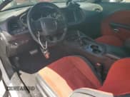 ✅ 2022 Dodge Challenger R/T Scat Pack Widebody • VIN: 2C3CDZFJ5NH218920 • Lot: 54197674. Wystawiony na Copart z przebiegiem Nie podano. Bezpłatny archiwum sprzedaży aukcyjnych z USA i szczegółowy raport historii pojazdu na DreamBid. Zdjęcie 8.