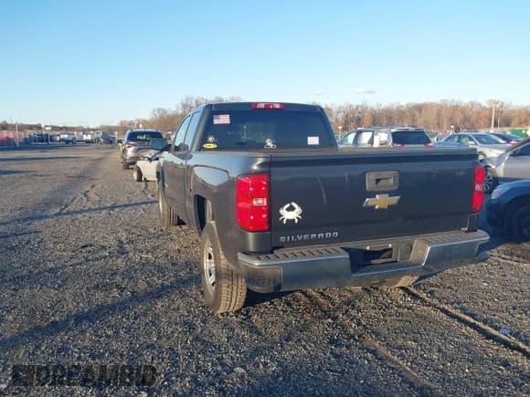 ✅ 2017 Chevrolet Silverado 1500 LS • VIN: 1GCRCNEH8HZ352776 • Lot: 43606422. Listed on IAAI with 284,385 mi. Free auction sales archive from the USA and detailed vehicle history report at DreamBid. Image 3.