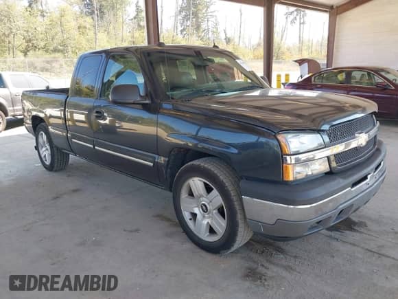 ✅ 2005 Chevrolet Silverado 1500 LS • VIN: 2GCEC19T851358412 • Lot: 43306552. Wystawiony na IAAI z przebiegiem 288 244 mil mil. Skorzystaj z bezpłatnego archiwum sprzedaży aukcyjnych z USA i zobacz szczegółowy raport historii pojazdu na DreamBid. Zdjęcie 1.