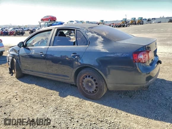 ✅ 2010 Volkswagen Jetta S • VIN: 3VWJZ7AJ2AM037024 • Lot: 94314275. Wystawiony na Copart z przebiegiem 171 705 mil. Bezpłatny archiwum sprzedaży aukcyjnych z USA i szczegółowy raport historii pojazdu na DreamBid. Zdjęcie 2.