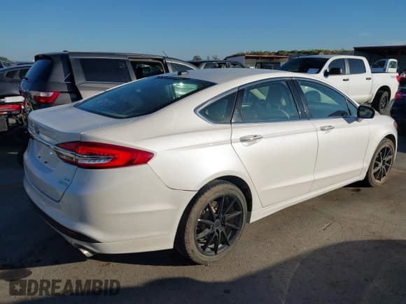 ✅ 2017 Ford Fusion SE • VIN: 3FA6P0HD3HR263954 • Lot: 43674815. Wystawiony na IAAI z przebiegiem 150 588 mil. Bezpłatny archiwum sprzedaży aukcyjnych z USA i szczegółowy raport historii pojazdu na DreamBid. Zdjęcie 4.