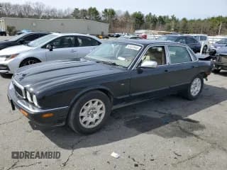 ✅ 2002 Jaguar XJ 8 • VIN: SAJDA14C62LF40435 • Лот: 52022645. Опубликован ранее на Copart с пробегом 153 703 миль. Бесплатный доступ к архиву аукционных продаж из США и подробный отчёт об истории автомобиля на DreamBid. Изображение 1.