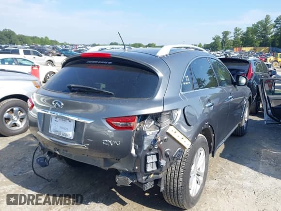 ✅ 2017 Infiniti QX70 • VIN: JN8CS1MW5HM413956 • Lot: 42993575. Wystawiony na IAAI z przebiegiem 70 325 mil. Bezpłatny archiwum sprzedaży aukcyjnych z USA i szczegółowy raport historii pojazdu na DreamBid. Zdjęcie 4.