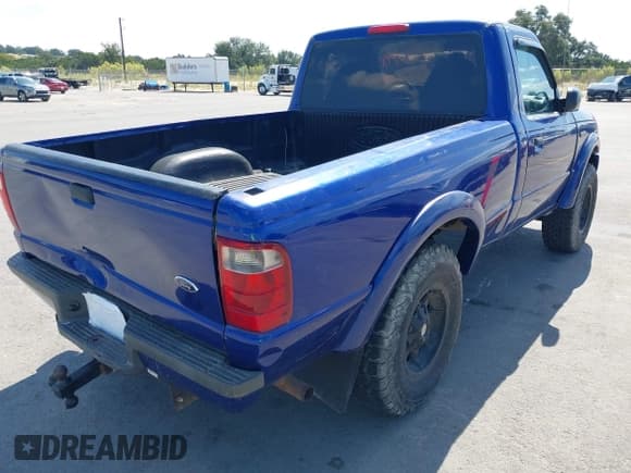✅ 2003 Ford Ranger XL • VIN: 1FTYR10U33PB26222 • Lot: 43327490. Wystawiony na IAAI z przebiegiem 252 873 mil. Bezpłatny archiwum sprzedaży aukcyjnych z USA i szczegółowy raport historii pojazdu na DreamBid. Zdjęcie 4.