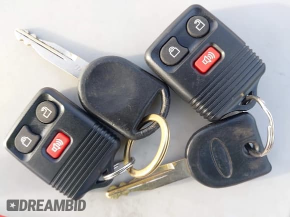 ✅ 2006 Ford Escape XLT • VIN: 1FMYU93136KC49627 • Lot: 43874090. Listed on IAAI with 204,566 mi. Free auction sales archive from the USA and detailed vehicle history report at DreamBid. Image 11.