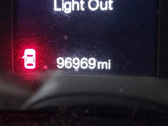 ✅ 2018 Jeep Compass Latitude • VIN: 3C4NJDBB9JT401981 • Lot: 43344262. Listed on IAAI with 96,969 mi. Free auction sales archive from the USA and detailed vehicle history report at DreamBid. Image 15.